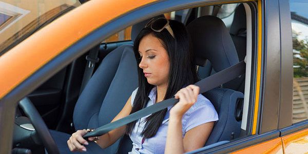 5 Good driving habits to save money on car insurance